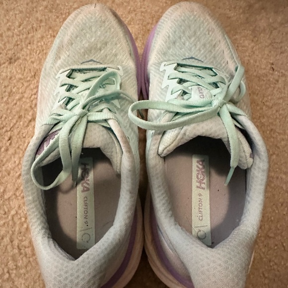 HOKA CLIFTON 9, Women’s 9.5 in gently used condition - Picture 2 of 6